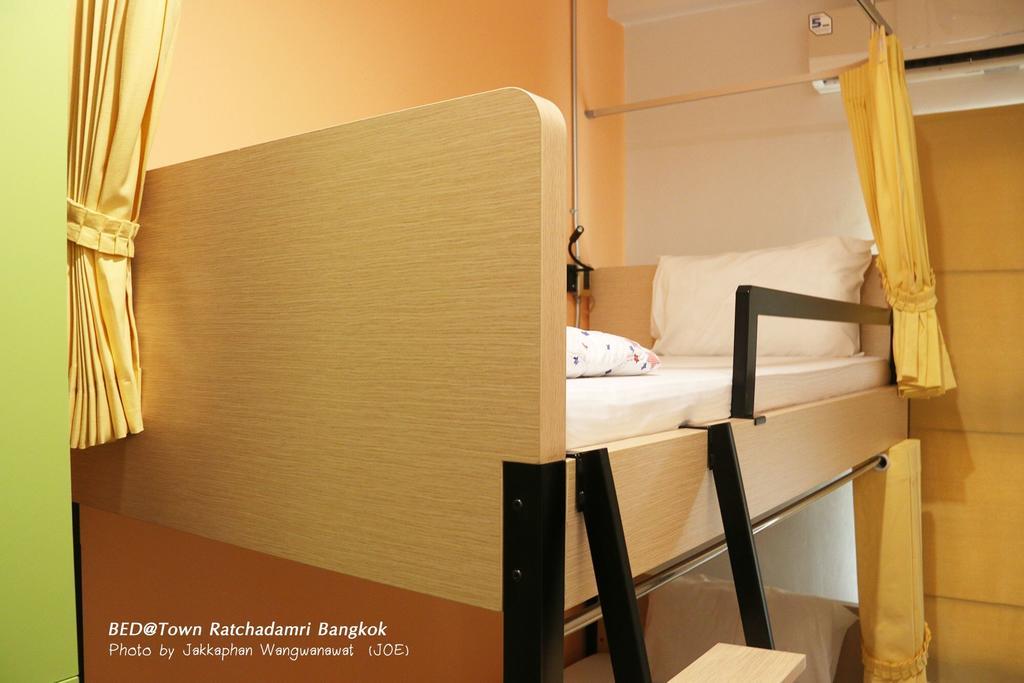 Bed@Town Hostel Бангкок Экстерьер фото