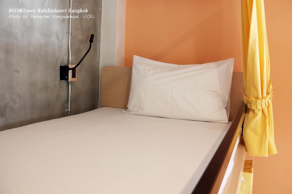 Bed@Town Hostel Бангкок Экстерьер фото