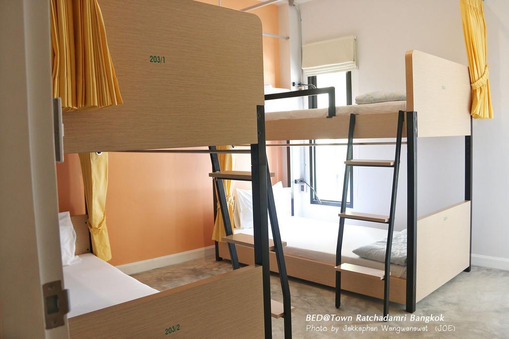 Bed@Town Hostel Бангкок Экстерьер фото