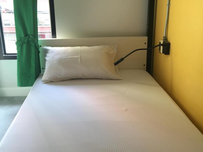 Bed@Town Hostel Бангкок Экстерьер фото